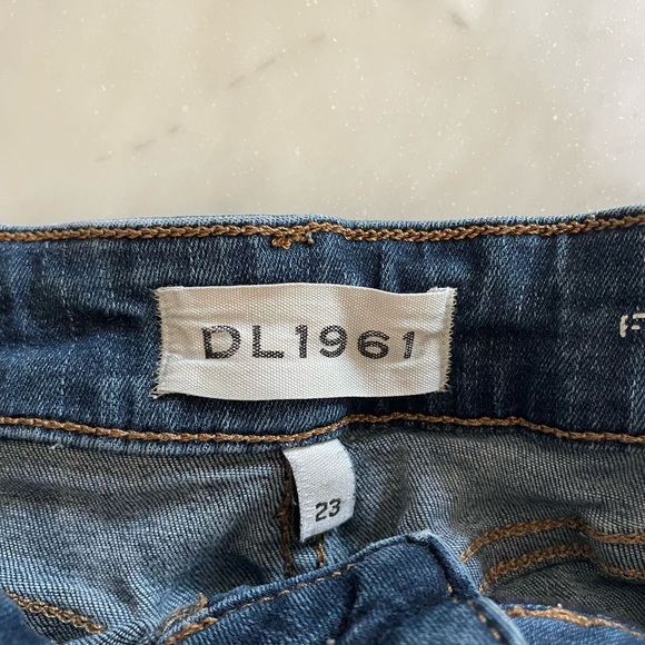 DL1961 Florence Chopped size 23 - Picture 2 of 3